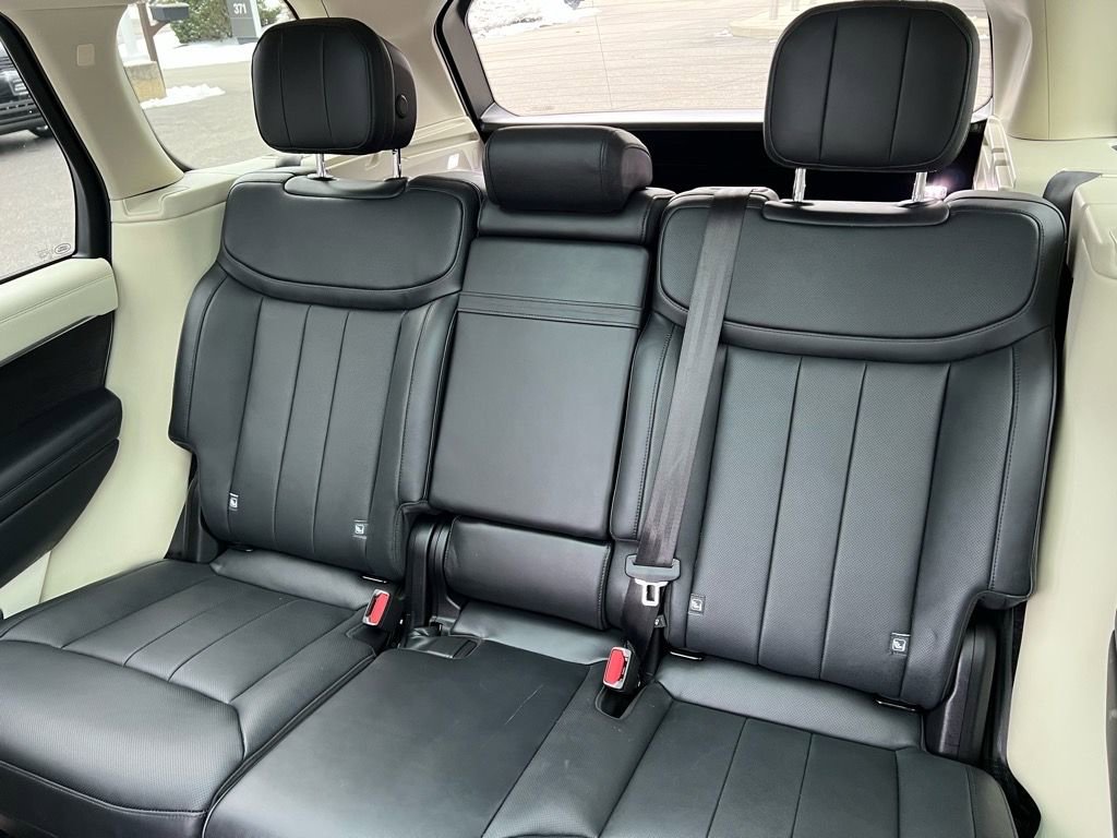 Used 2023 Land Rover Range Rover SE image 23