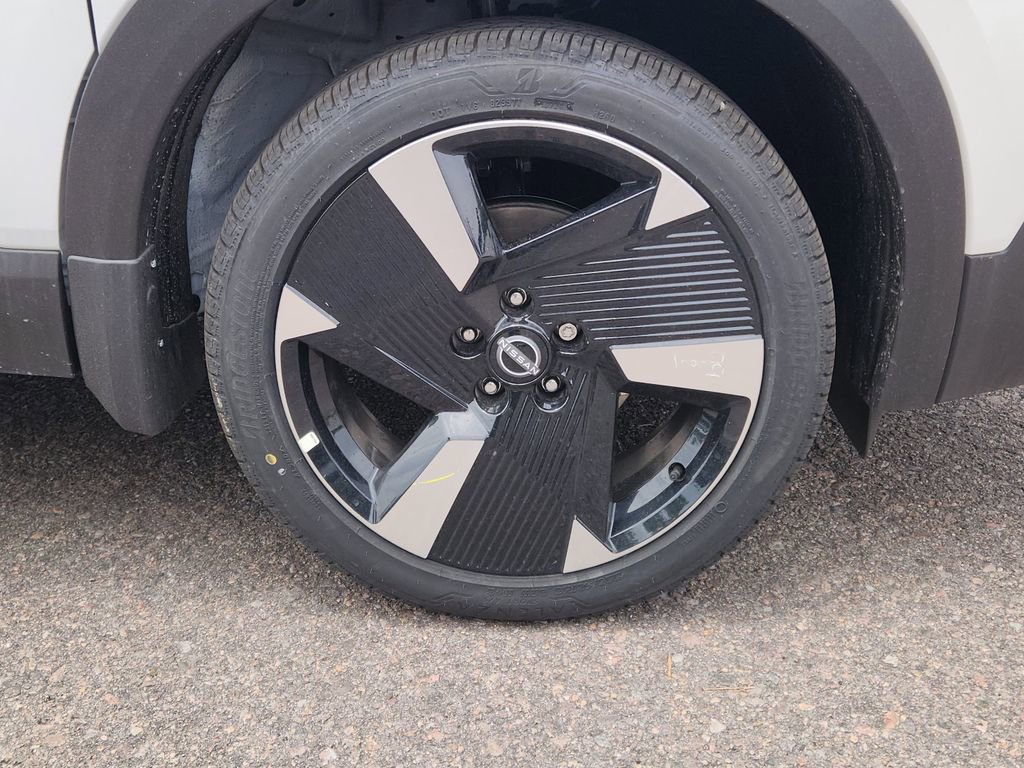 New 2025 Nissan Kicks SR image 16