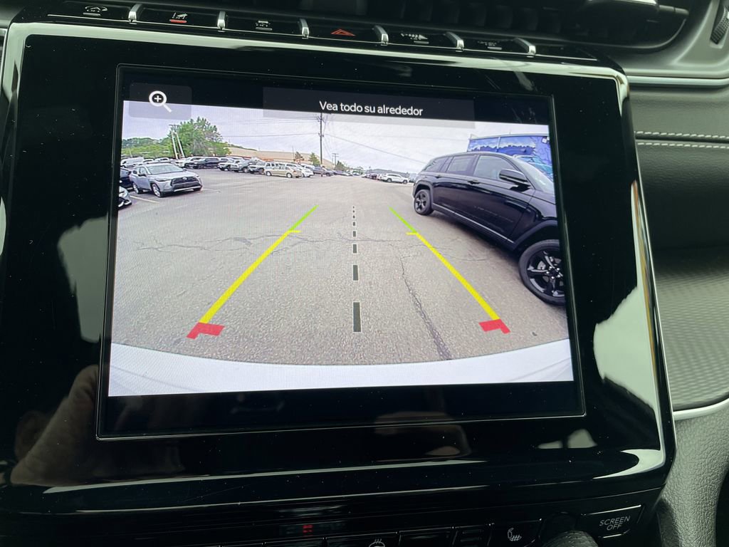 Certified 2025 Jeep Grand Cherokee Altitude AWD/4WD image 19