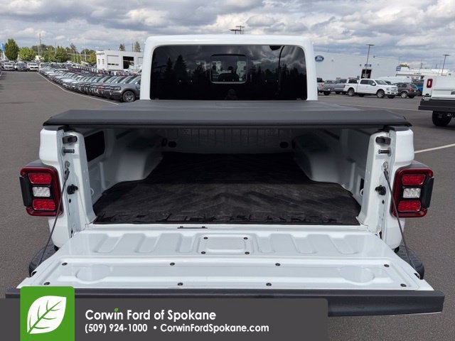 Used 2025 Jeep Gladiator Mojave AWD/4WD image 18