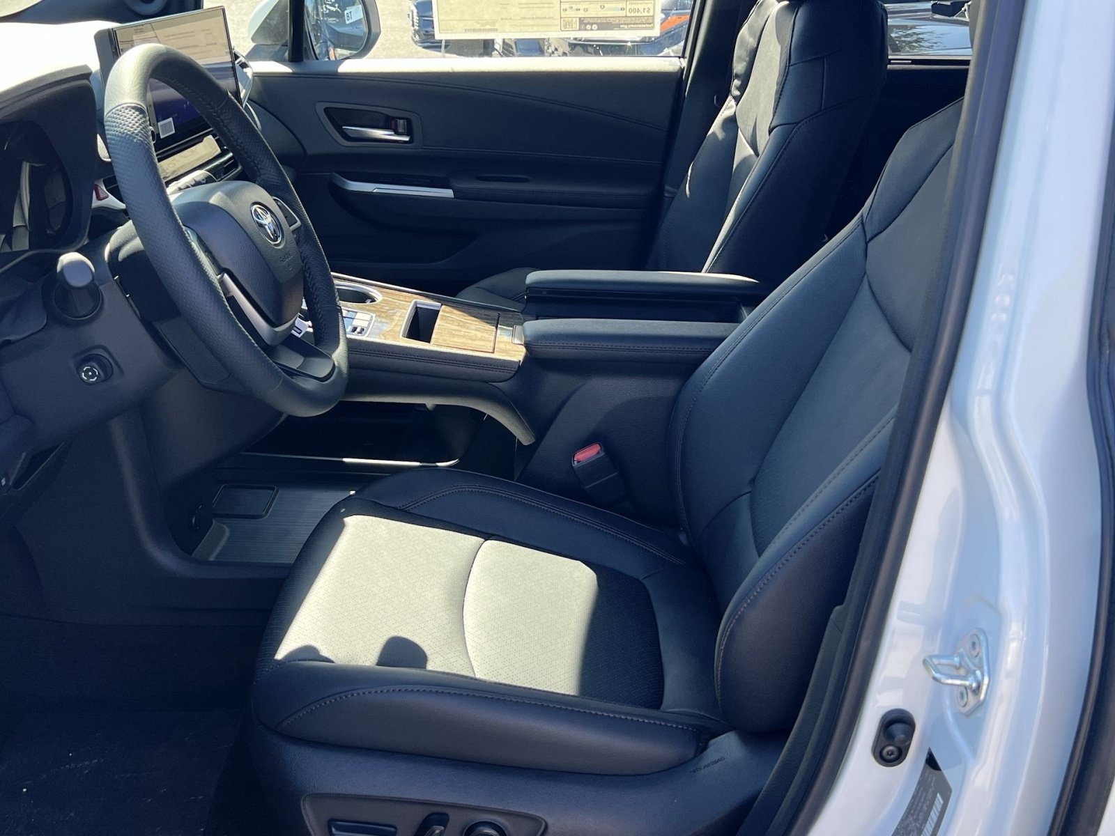 New 2026 Toyota Sienna Platinum AWD/4WD image 7