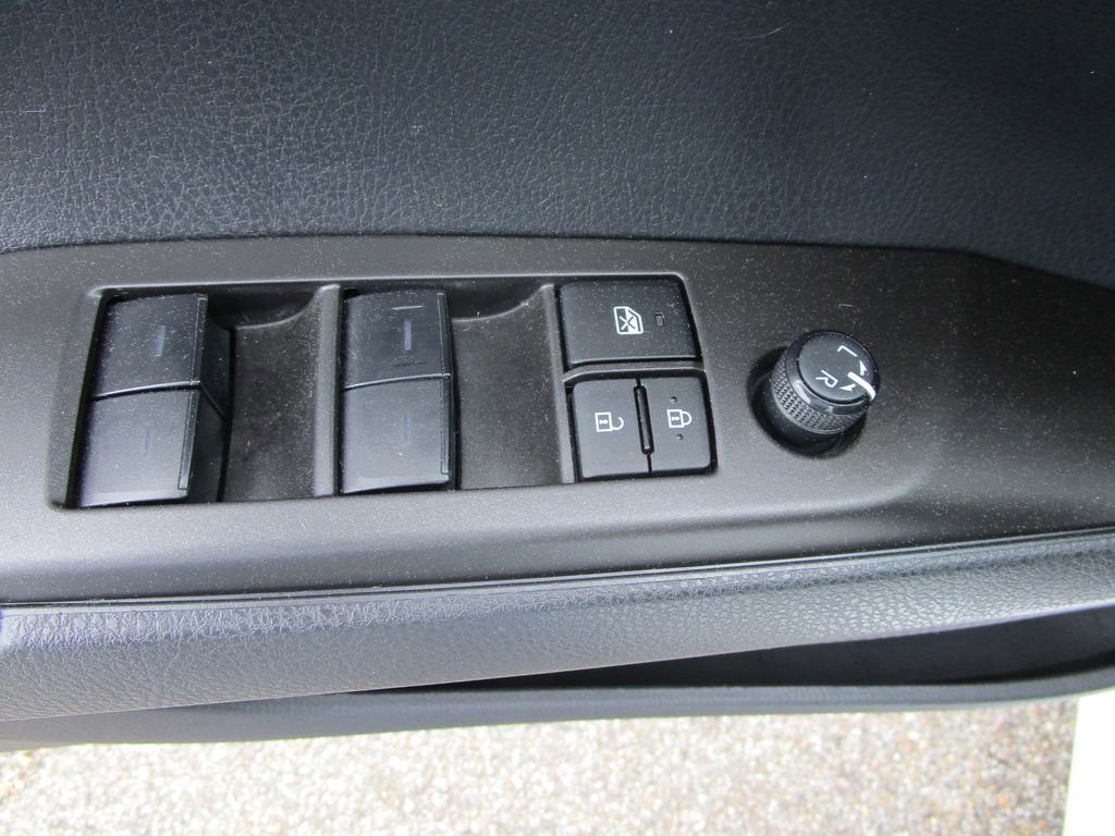 Used 2023 Toyota Camry SE w/ Convenience Package image 21