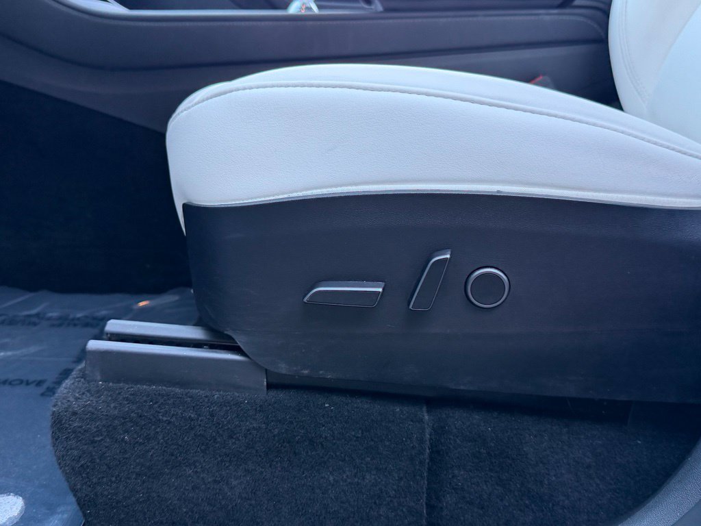 Used 2022 Tesla Model Y Performance AWD/4WD image 27