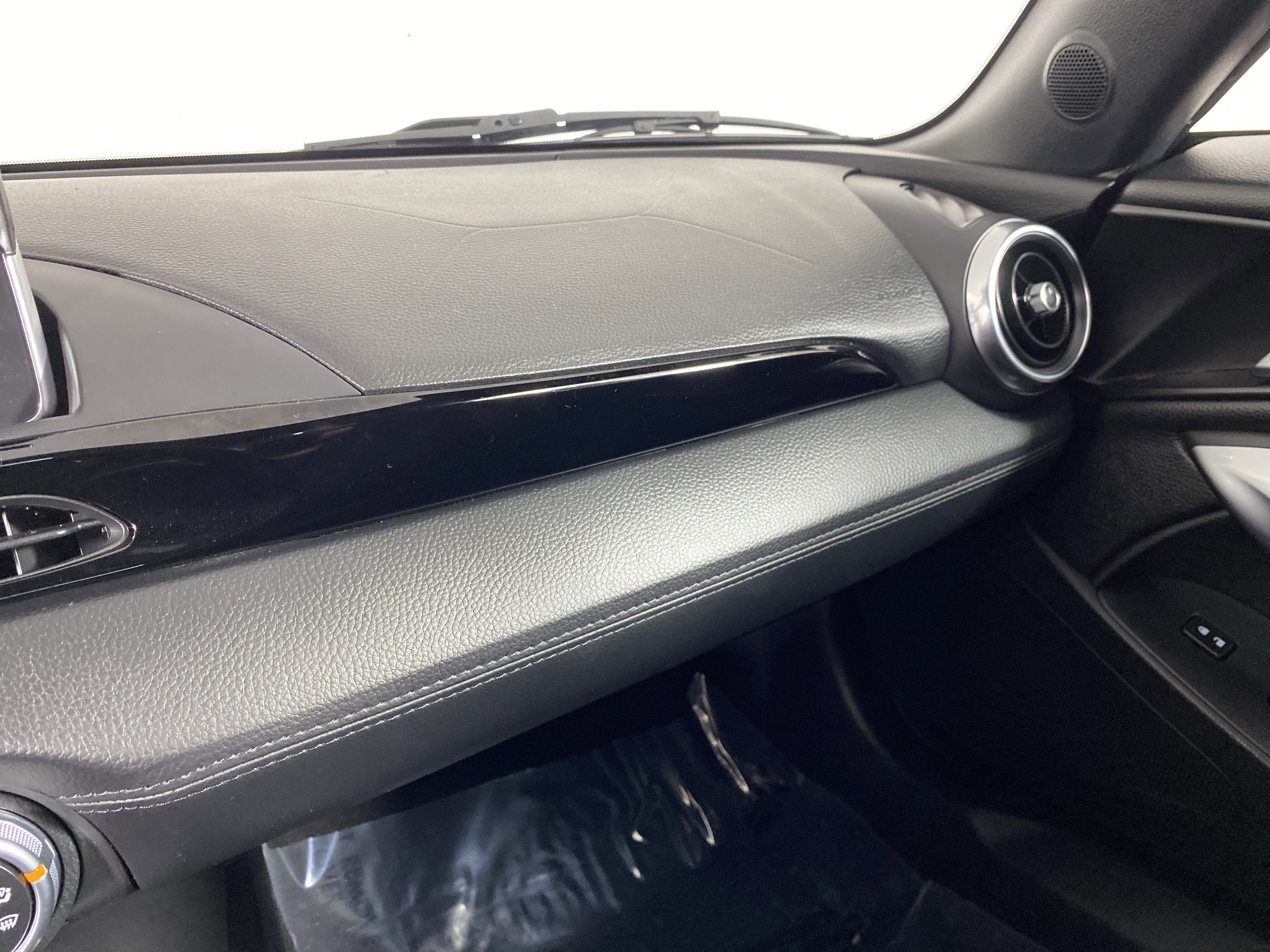 Used 2017 FIAT 124 Spider Lusso image 30