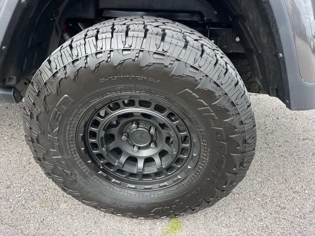 Used 2023 Jeep Gladiator Rubicon w/ LED Lighting Group AWD/4WD image 11