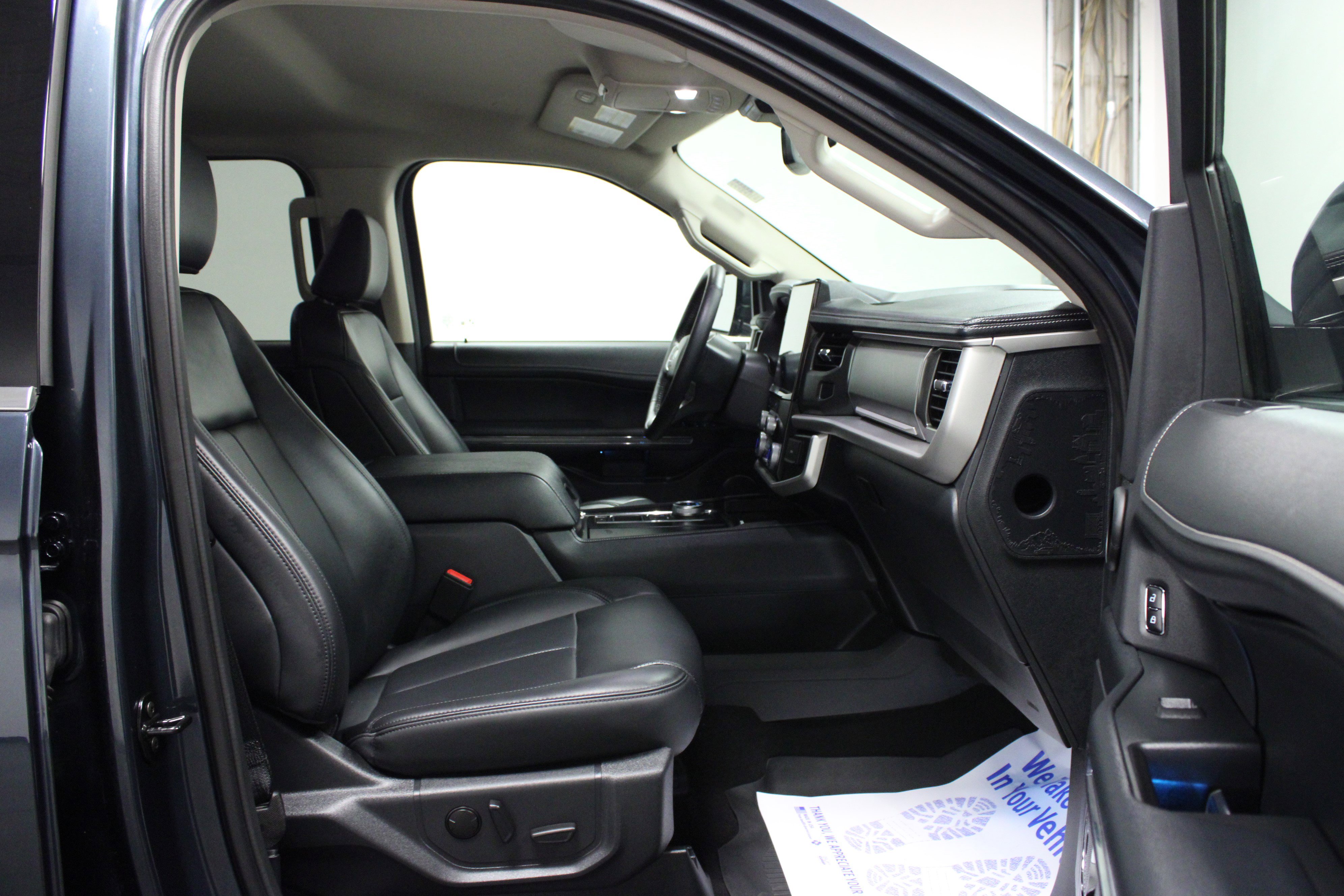 Used 2024 Ford Expedition XLT image 17