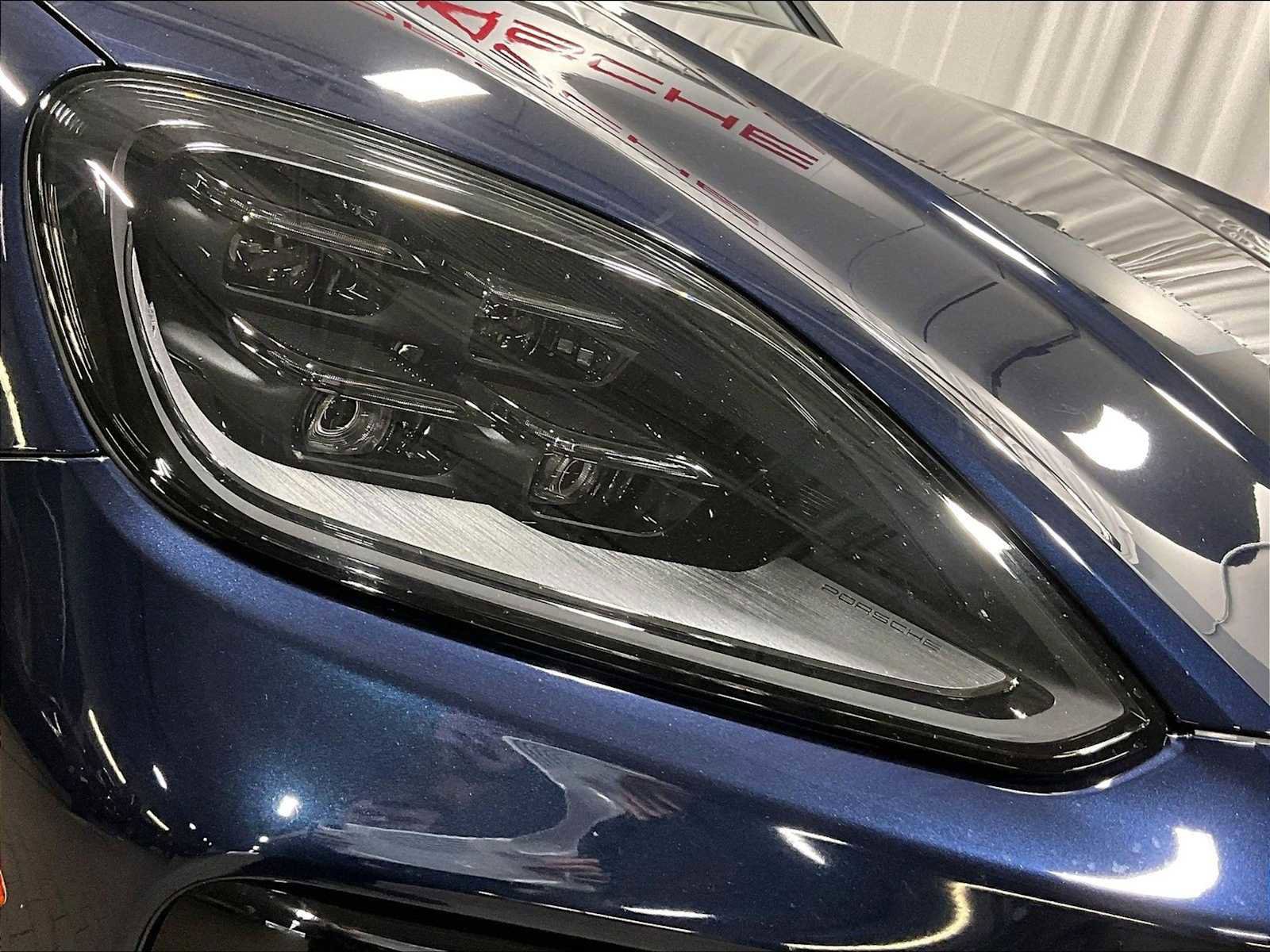 Used 2025 Porsche Cayenne Coupe image 15