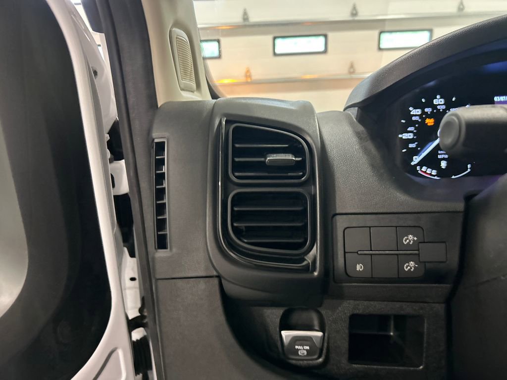 New 2025 RAM ProMaster 2500 w/ Convenience Group FWD image 17