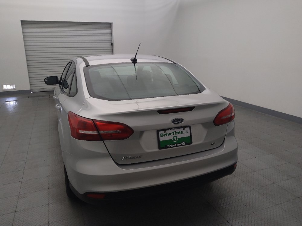 Used 2018 Ford Focus SE FWD image 6