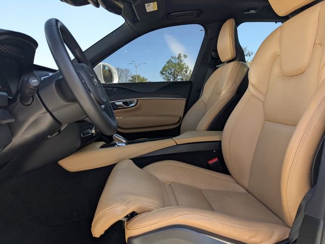 Used 2023 Volvo XC90 B6 Ultimate w/ Protection Package Premier image 27