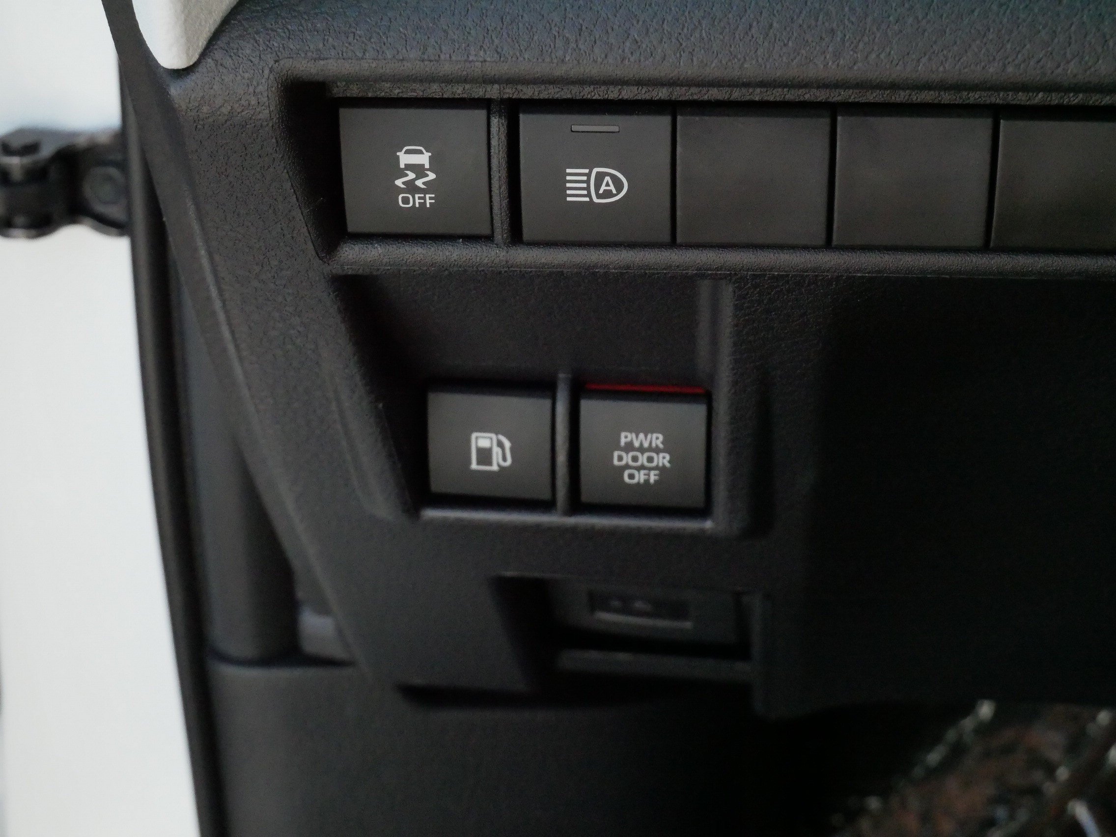 Certified 2026 Toyota Sienna LE FWD image 27