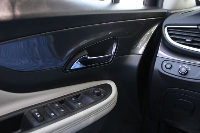 Used 2022 Buick Encore Preferred AWD/4WD image 12