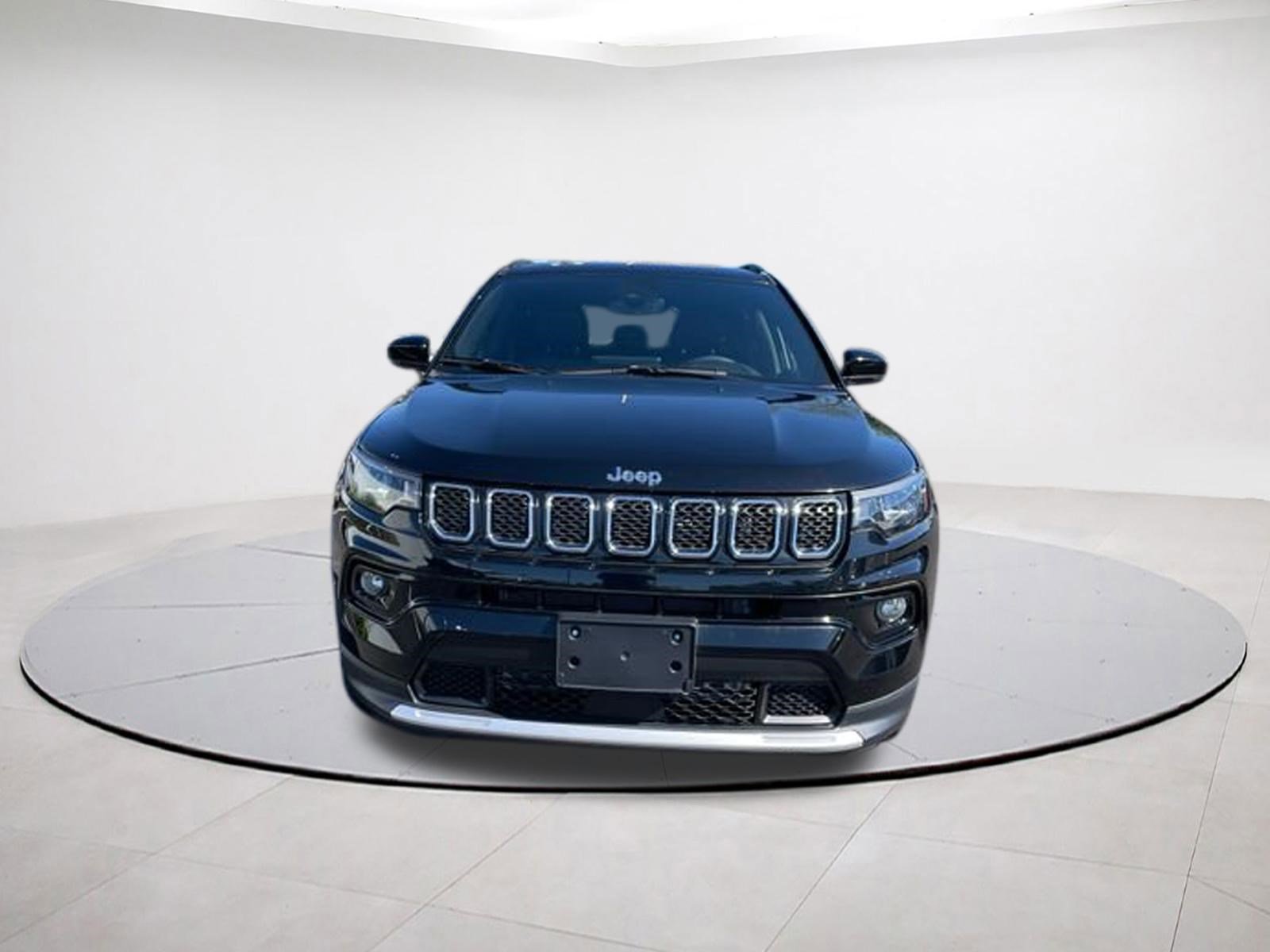 Used 2024 Jeep Compass Limited AWD/4WD image 2