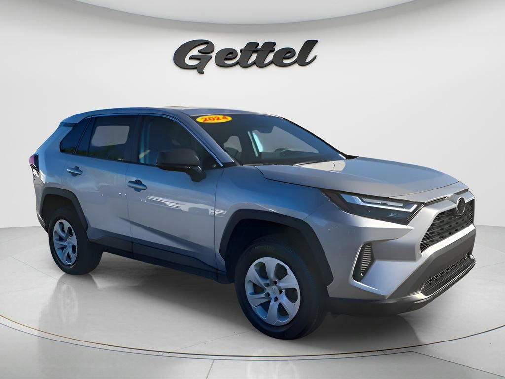 Used 2024 Toyota RAV4 LE FWD video 2