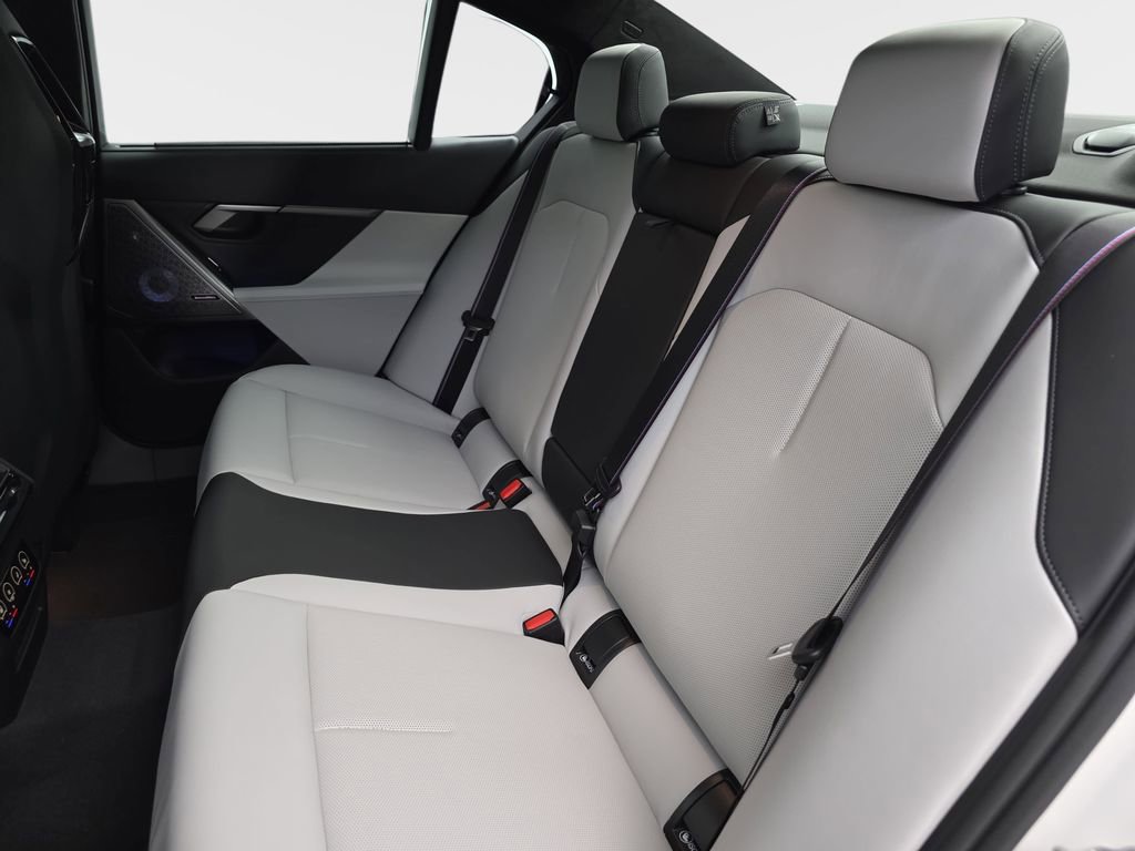 New 2026 BMW M5 w/ Executive Package AWD/4WD image 14