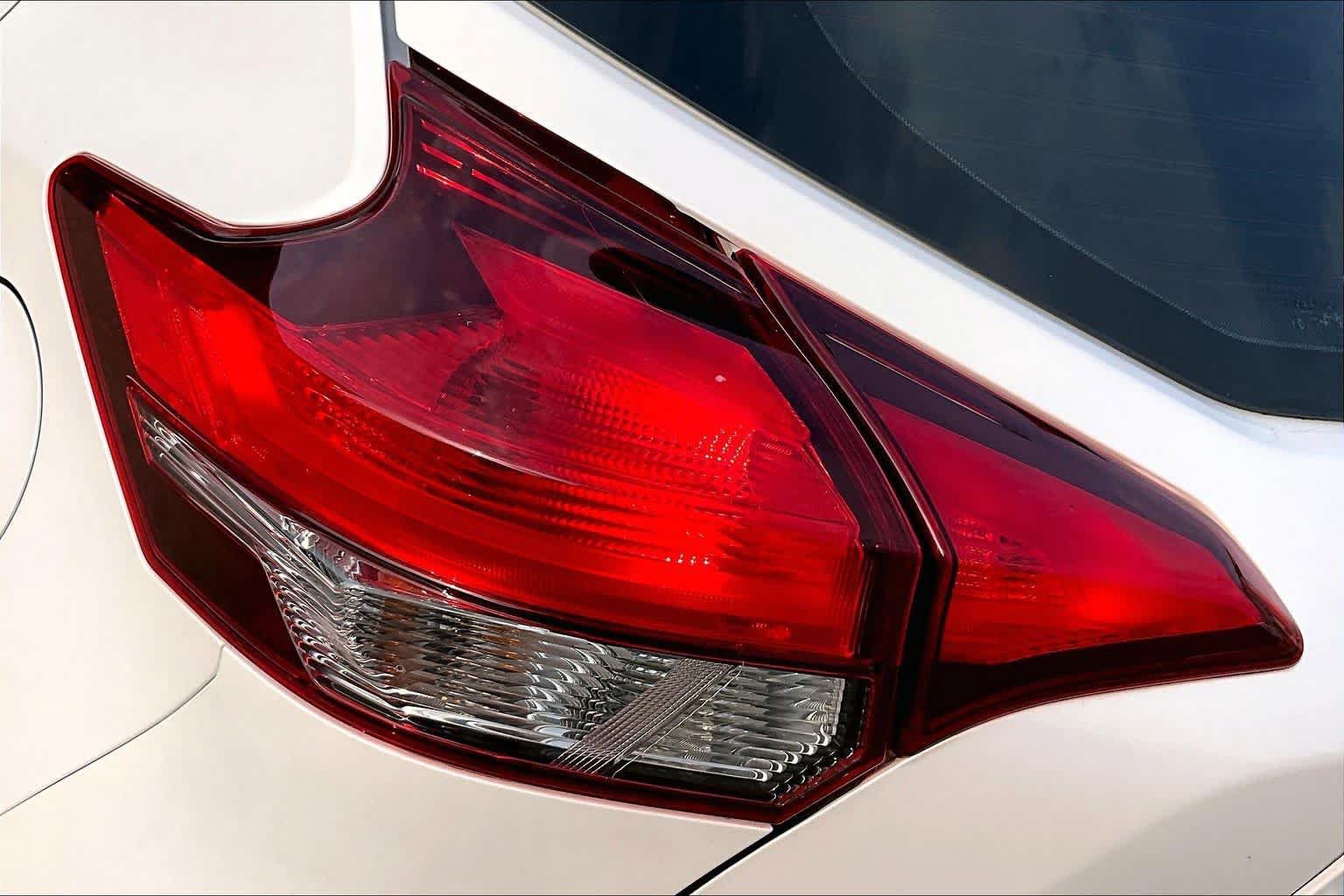 Certified 2020 Nissan Kicks SR FWD image 27