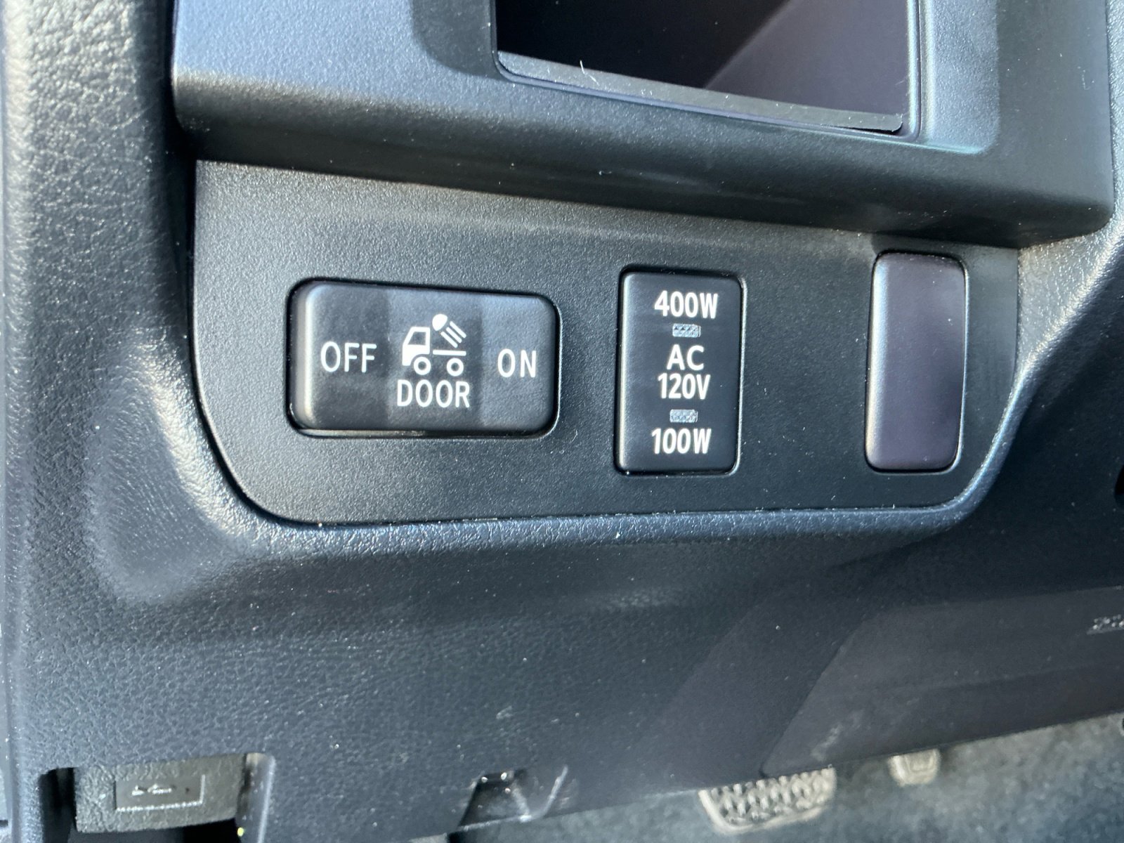 Used 2016 Toyota Tacoma TRD Sport w/ Towing Package image 31