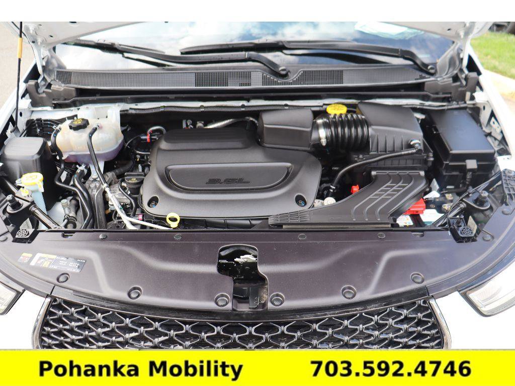 Used 2024 Chrysler Pacifica Touring-L image 36