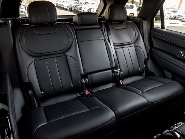 New 2026 Land Rover Range Rover Sport Dynamic SE AWD/4WD image 33