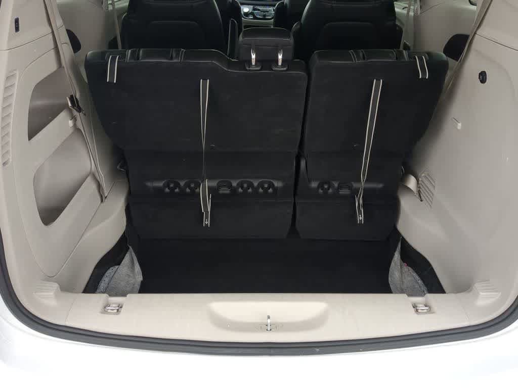 Used 2024 Chrysler Pacifica Touring-L FWD image 31