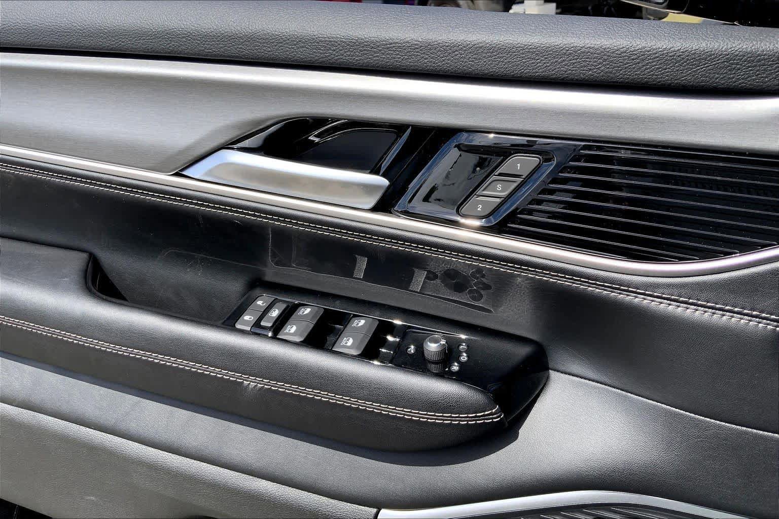 New 2026 Jeep Grand Wagoneer L 4WD image 17