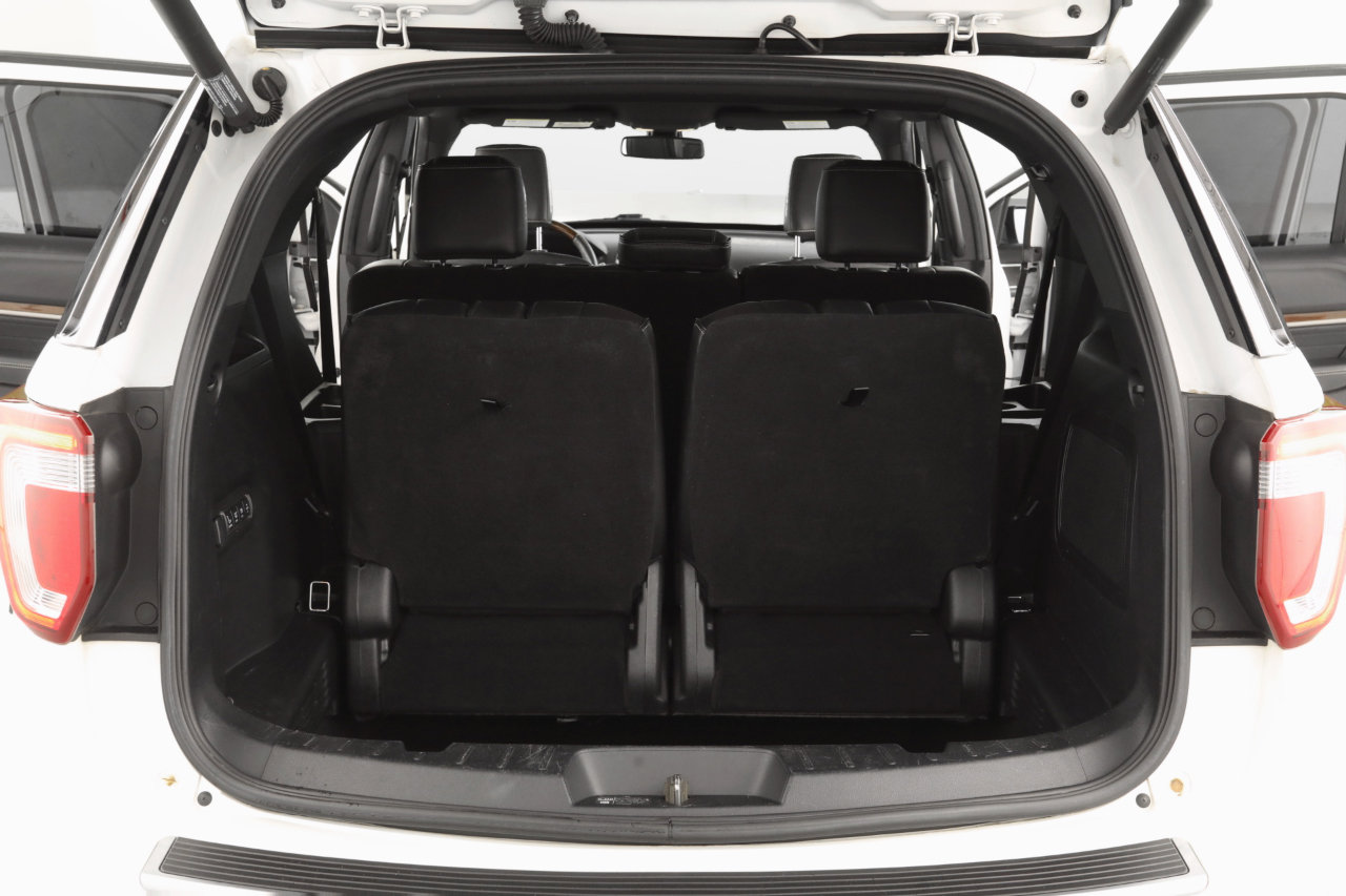 Used 2018 Ford Explorer Platinum image 27