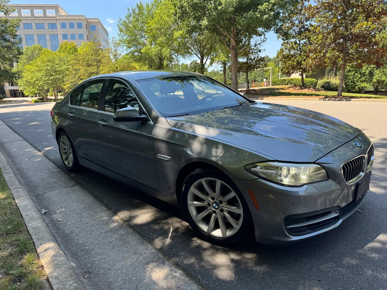 Used 2014 BMW 535d xDrive AWD/4WD image 2