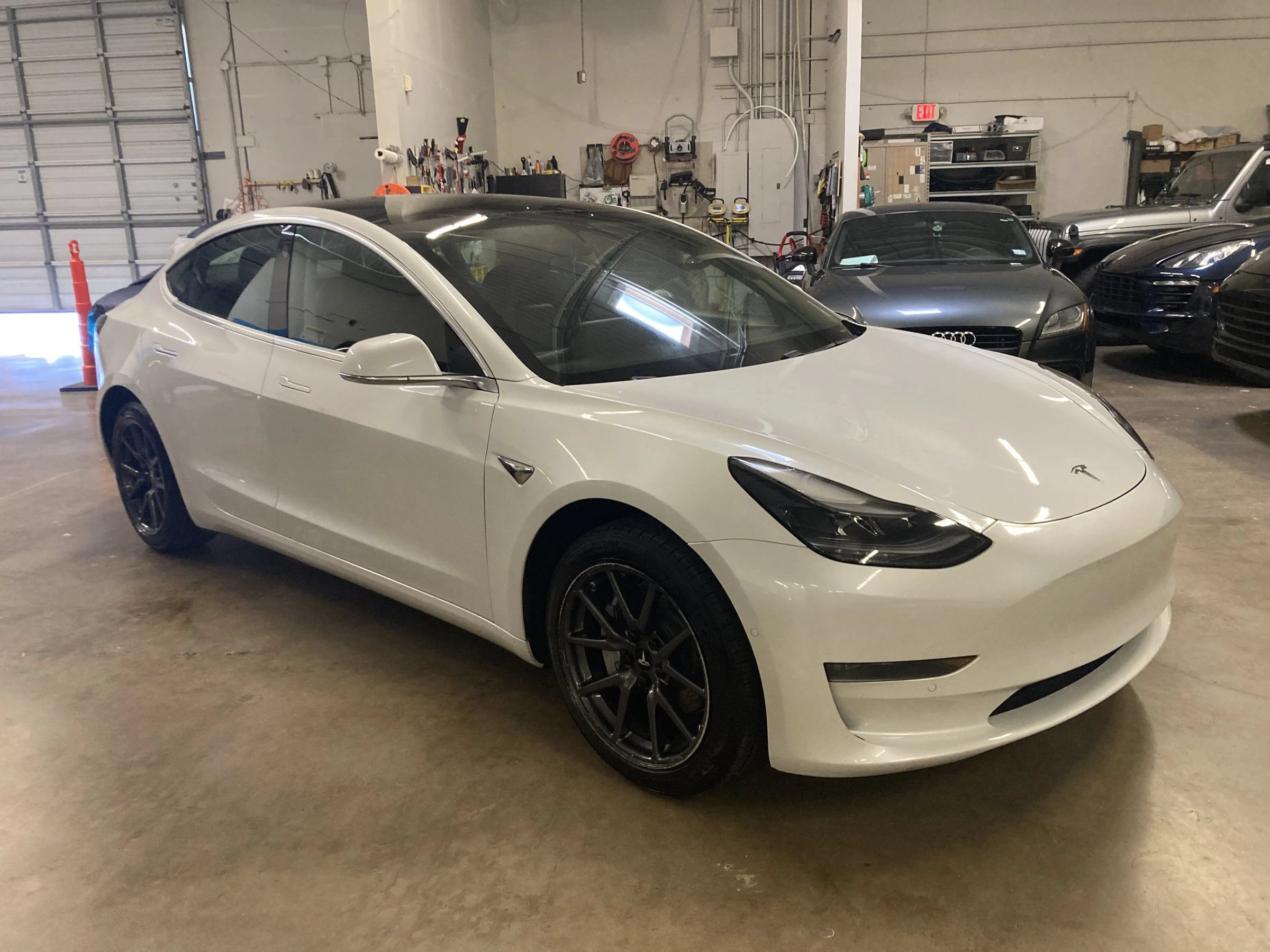 Used 2019 Tesla Model 3 Standard Range RWD image 3