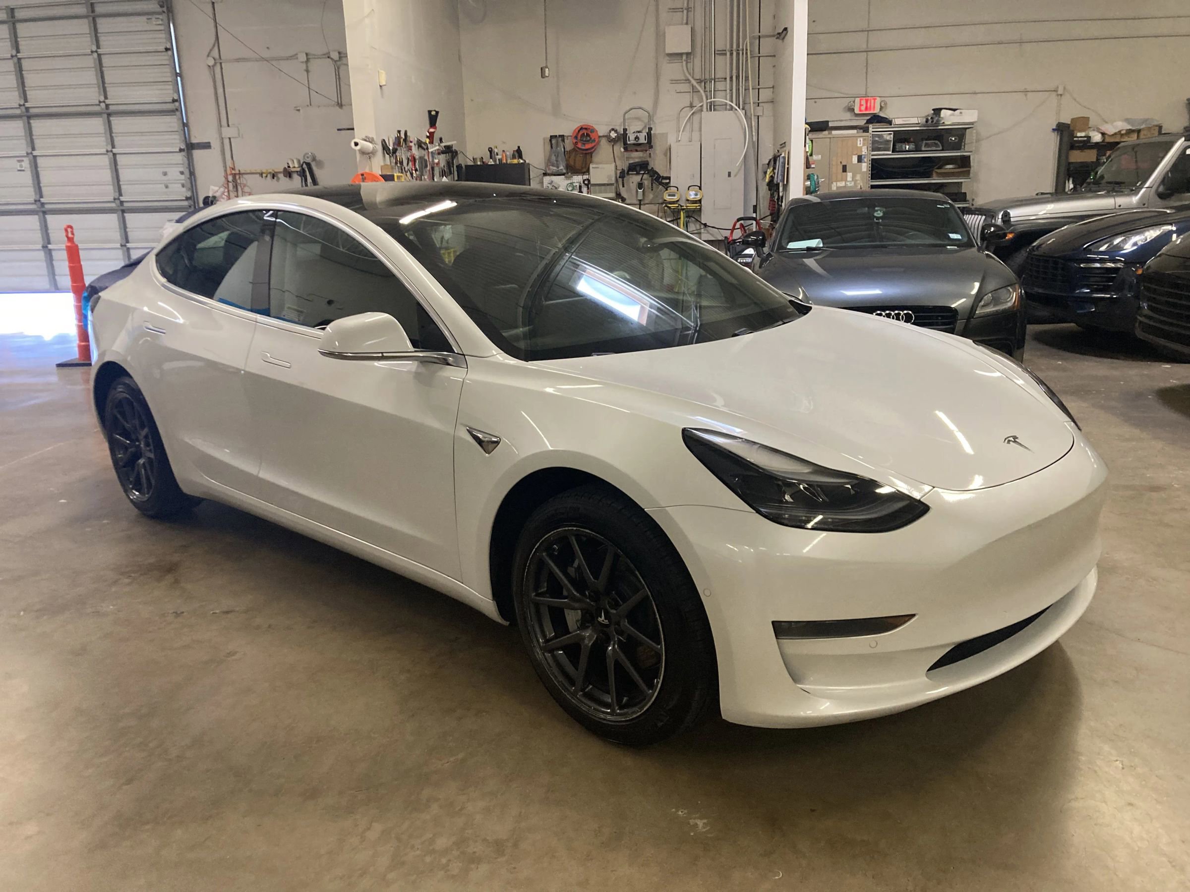 Used 2019 Tesla Model 3 Standard Range RWD image 3