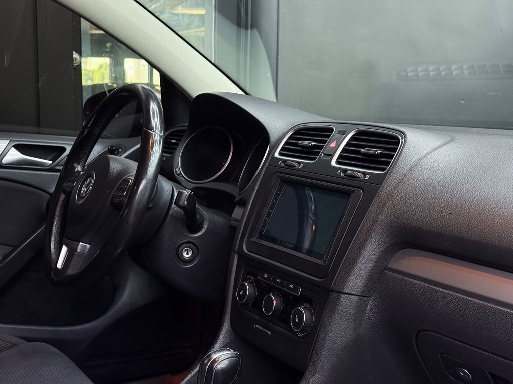 Used 2013 Volkswagen Golf TDI image 25