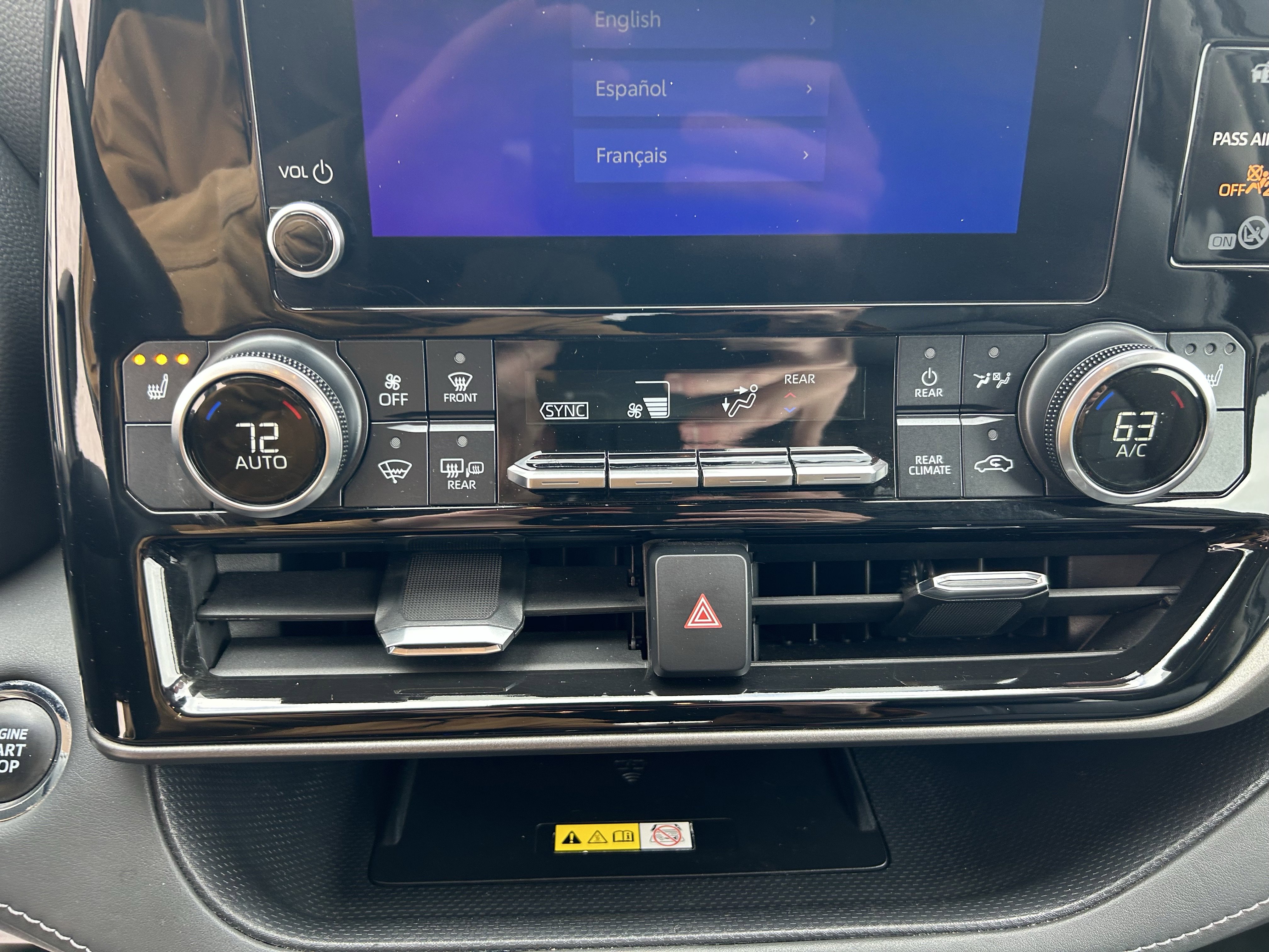 Certified 2023 Toyota Highlander XLE image 28