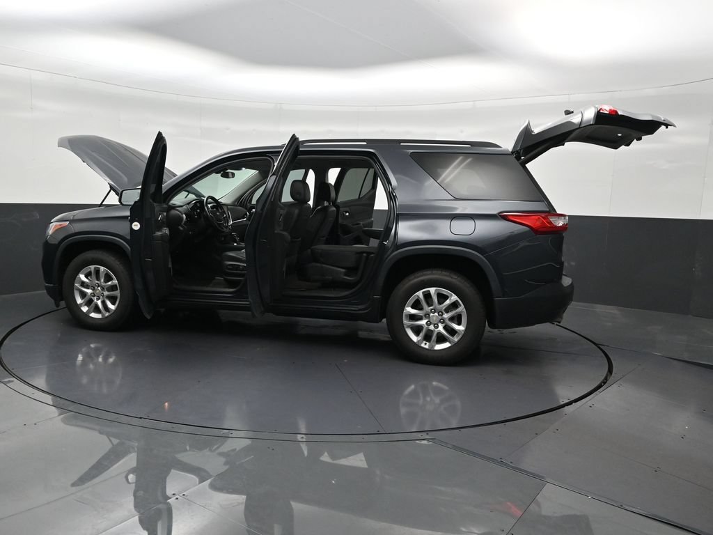 Used 2021 Chevrolet Traverse LT FWD image 36