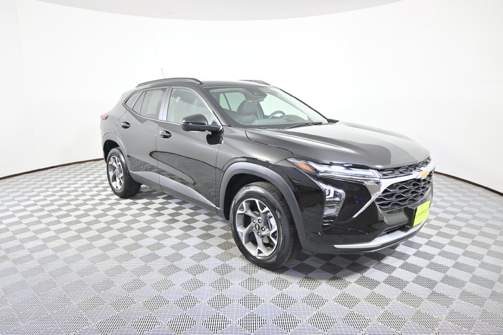 Used 2025 Chevrolet Trax LT FWD image 9