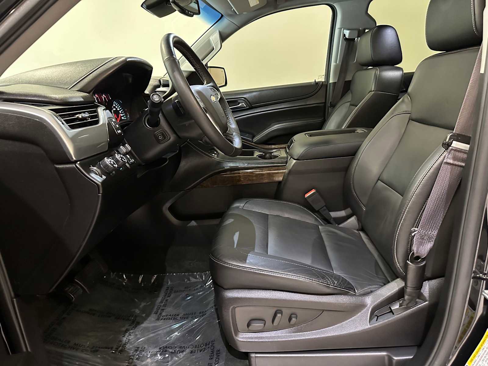 Used 2015 Chevrolet Suburban LT w/ Luxury Package AWD/4WD image 37