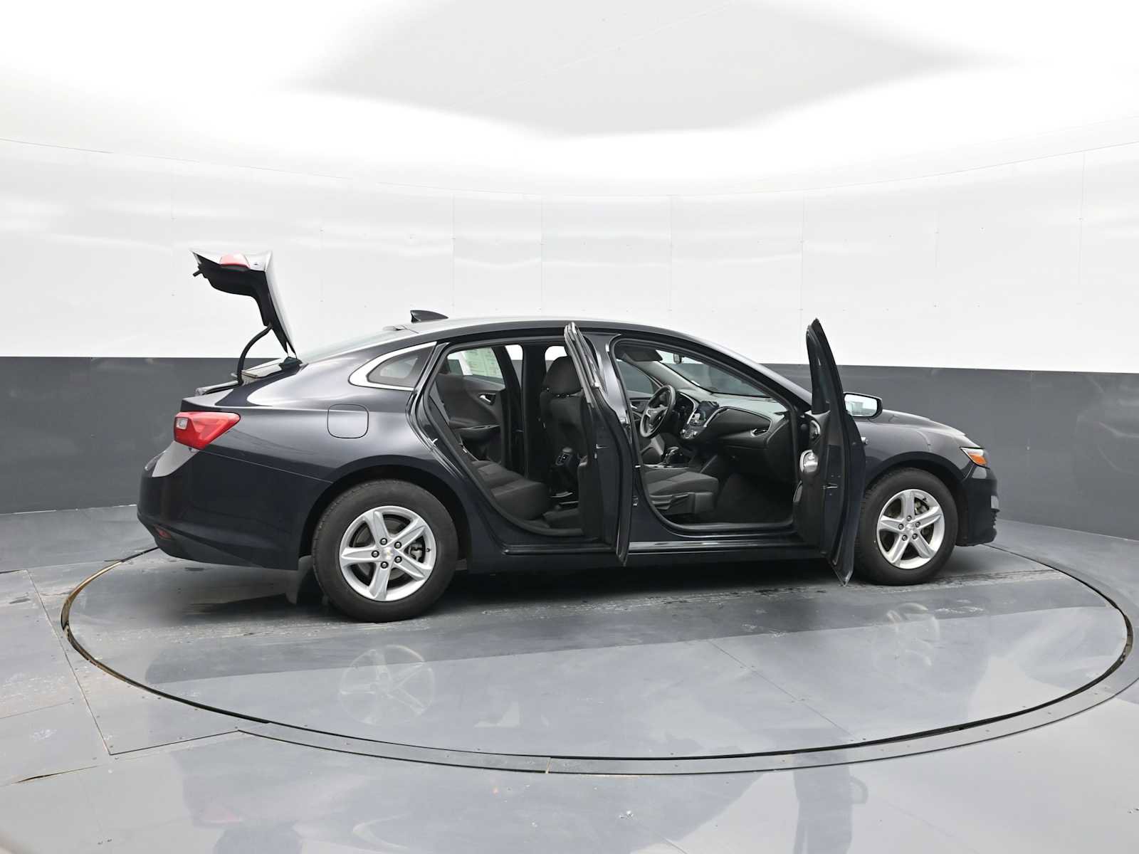 Used 2023 Chevrolet Malibu LT image 39