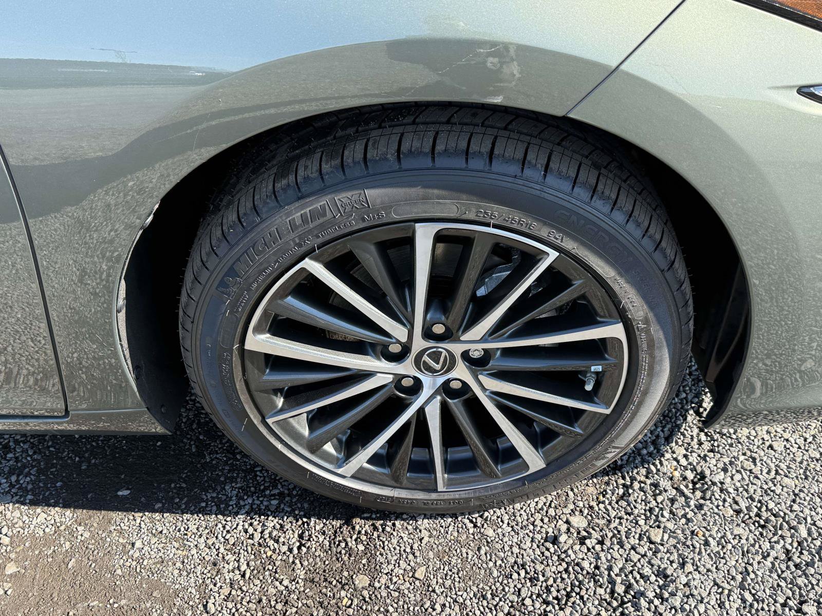 Used 2025 Lexus ES 350 w/ Premium Package FWD image 7