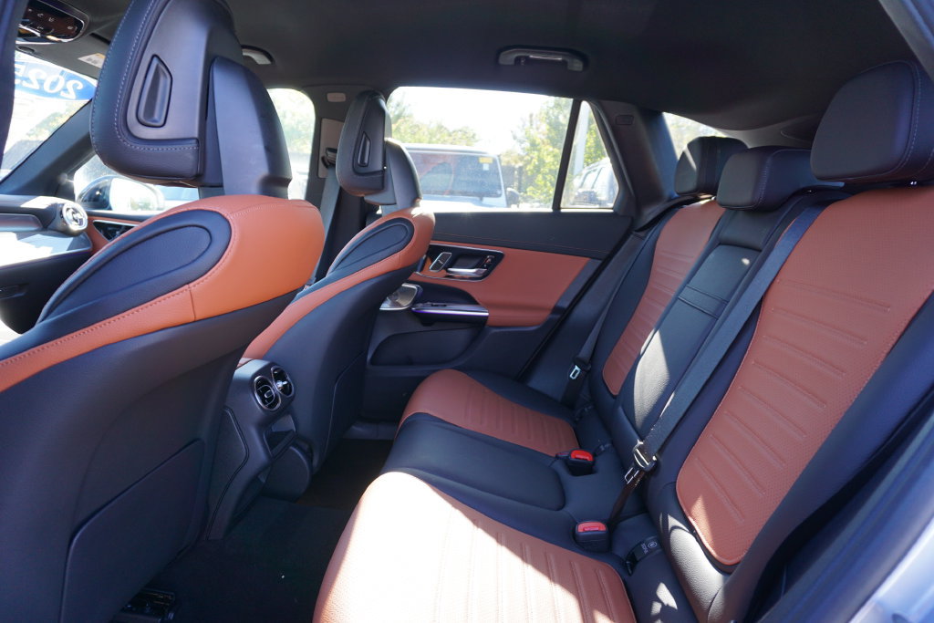 Certified 2025 Mercedes-Benz GLC 300 4MATIC image 21