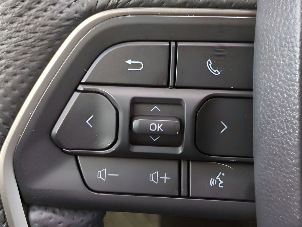 Used 2025 Toyota Tacoma Trailhunter image 24