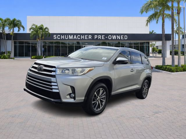 Used 2019 Toyota Highlander XLE image 3