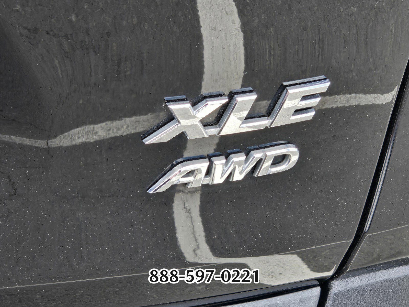 Used 2021 Toyota RAV4 XLE Premium image 15