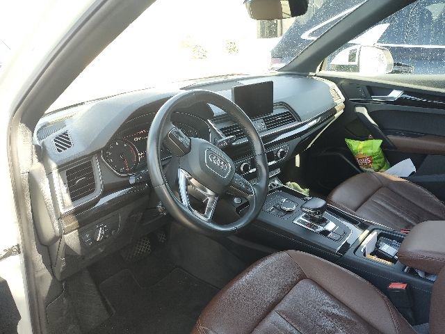 Used 2019 Audi Q5 2.0T Premium w/ Convenience Package AWD/4WD image 3