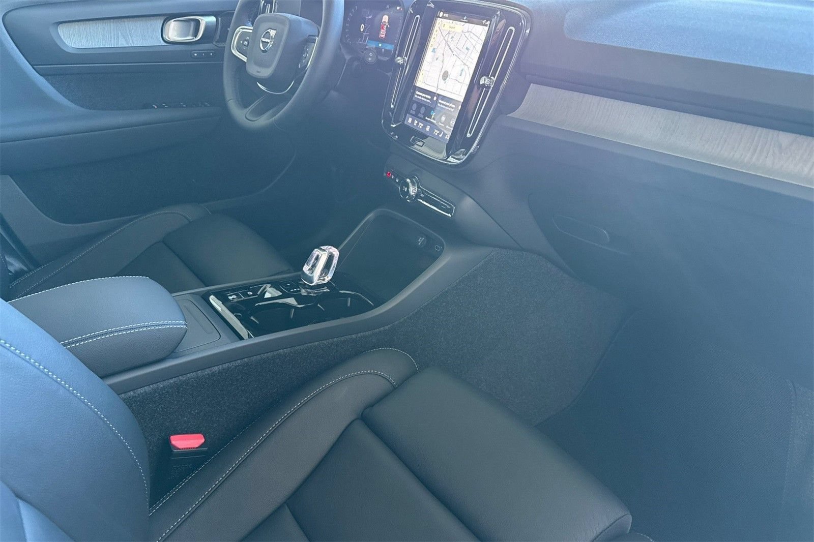 New 2026 Volvo XC40 B5 Ultra w/ Climate Package AWD/4WD image 17