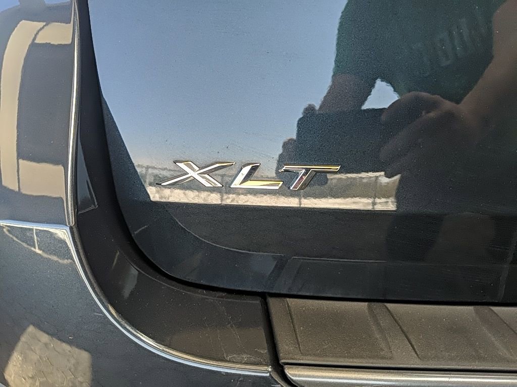 Used 2023 Ford Explorer XLT w/ Equipment Group 202A image 8