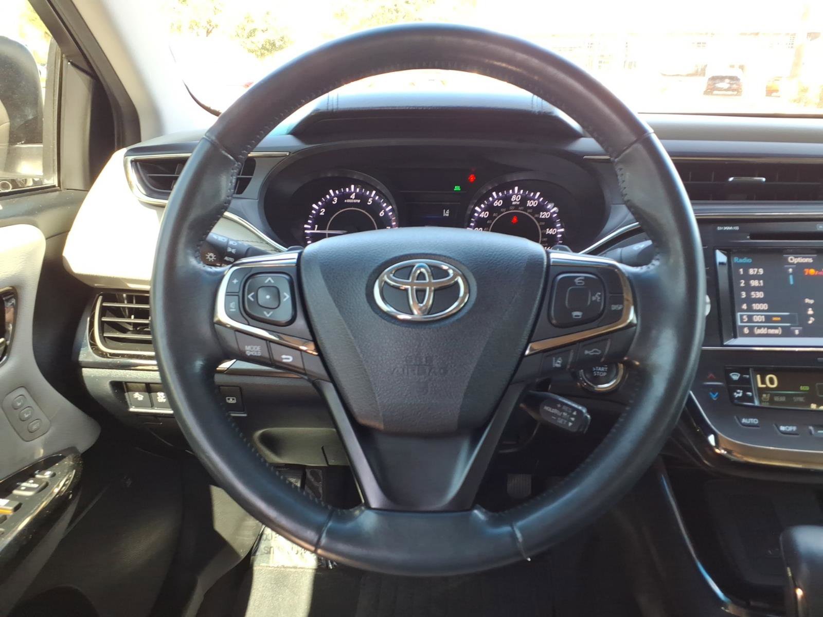 Used 2018 Toyota Avalon Limited w/ Carpet Mat Package FWD image 13