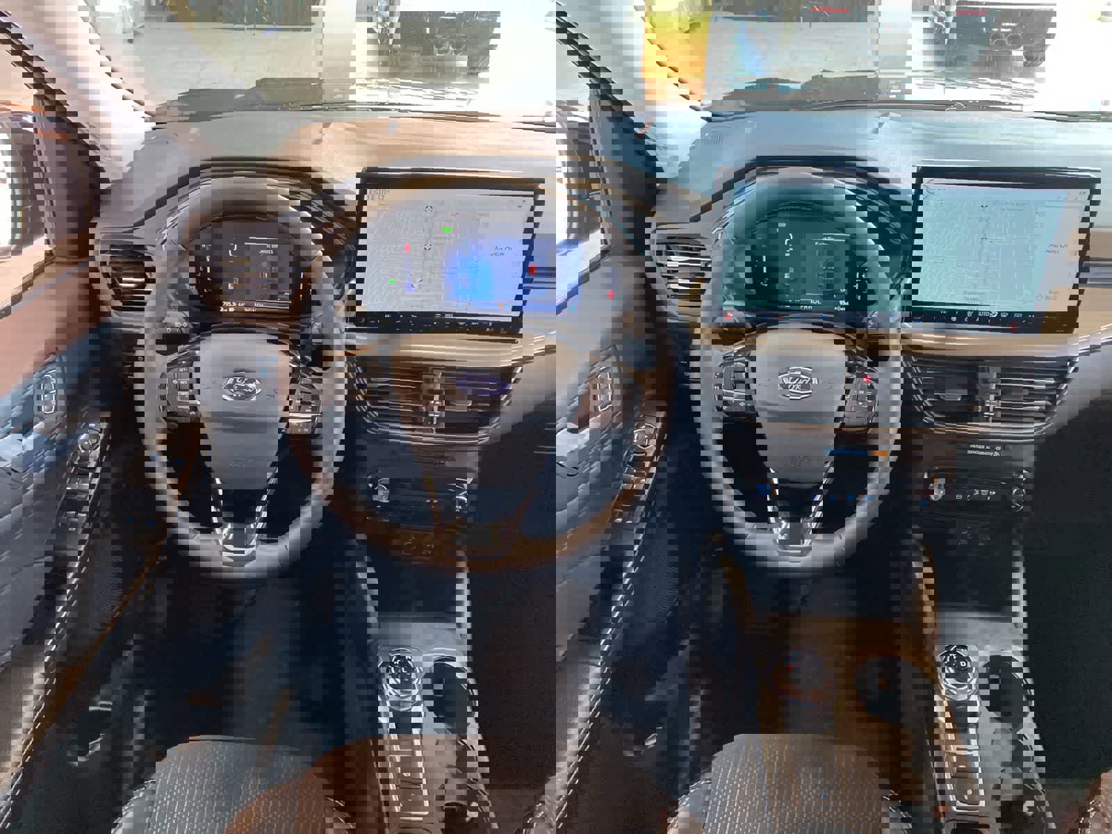 Used 2025 Ford Escape SE image 15