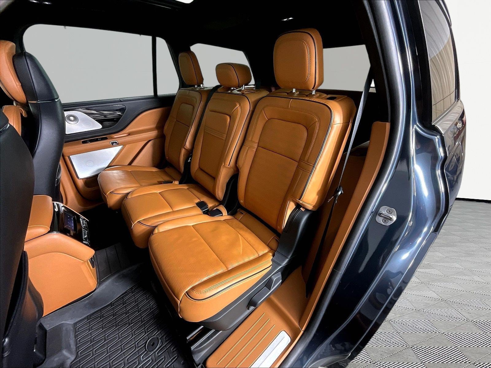 Used 2022 Lincoln Aviator Black Label w/ Dynamic Handling Package AWD/4WD image 21