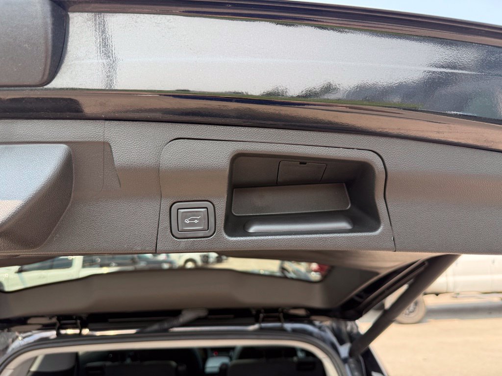 Used 2023 GMC Acadia AT4 w/ Technology Package AWD/4WD image 37