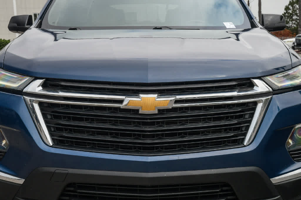 Used 2022 Chevrolet Traverse LS FWD image 5