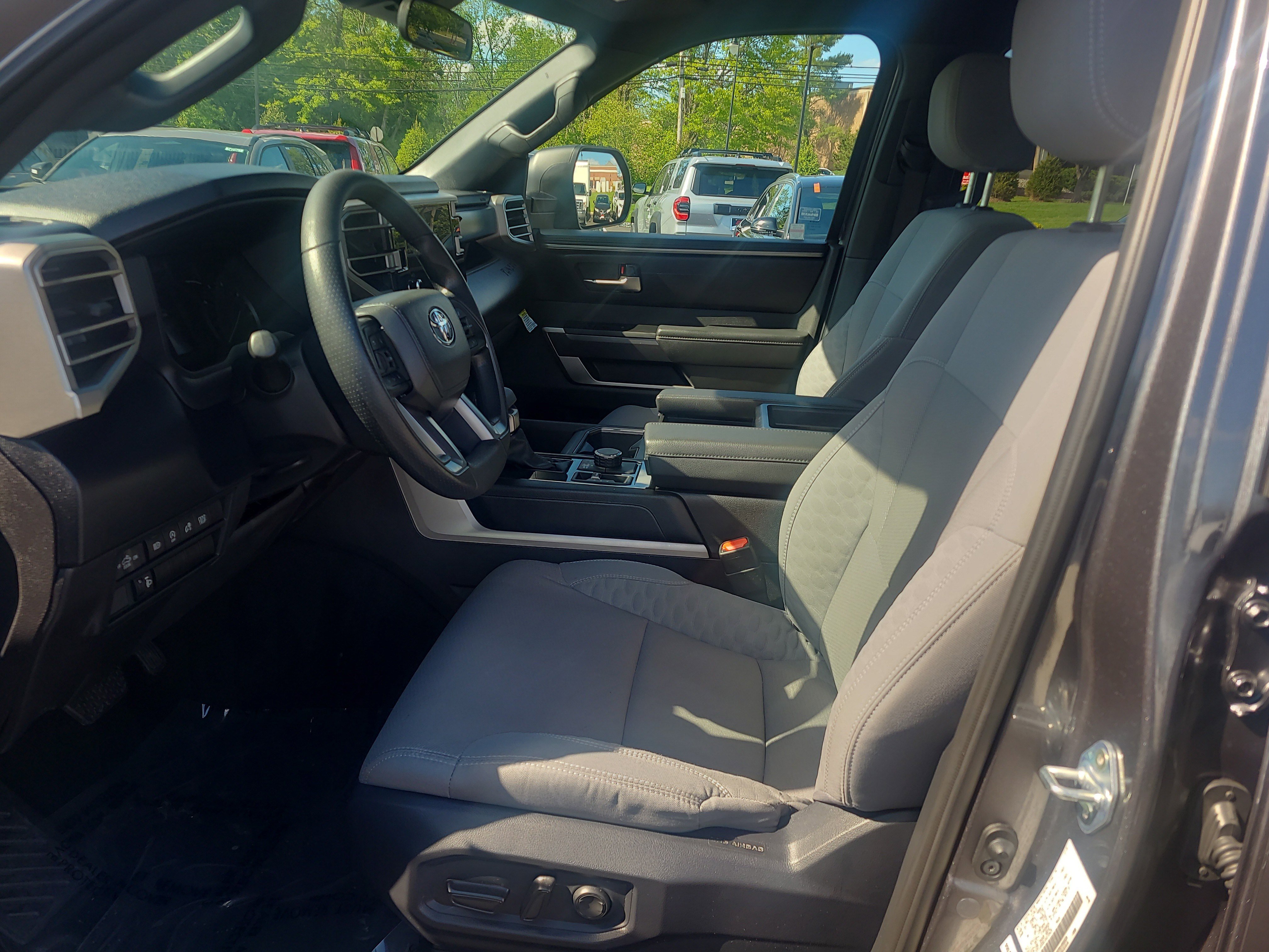 Used 2025 Toyota Tundra SR5 AWD/4WD image 17