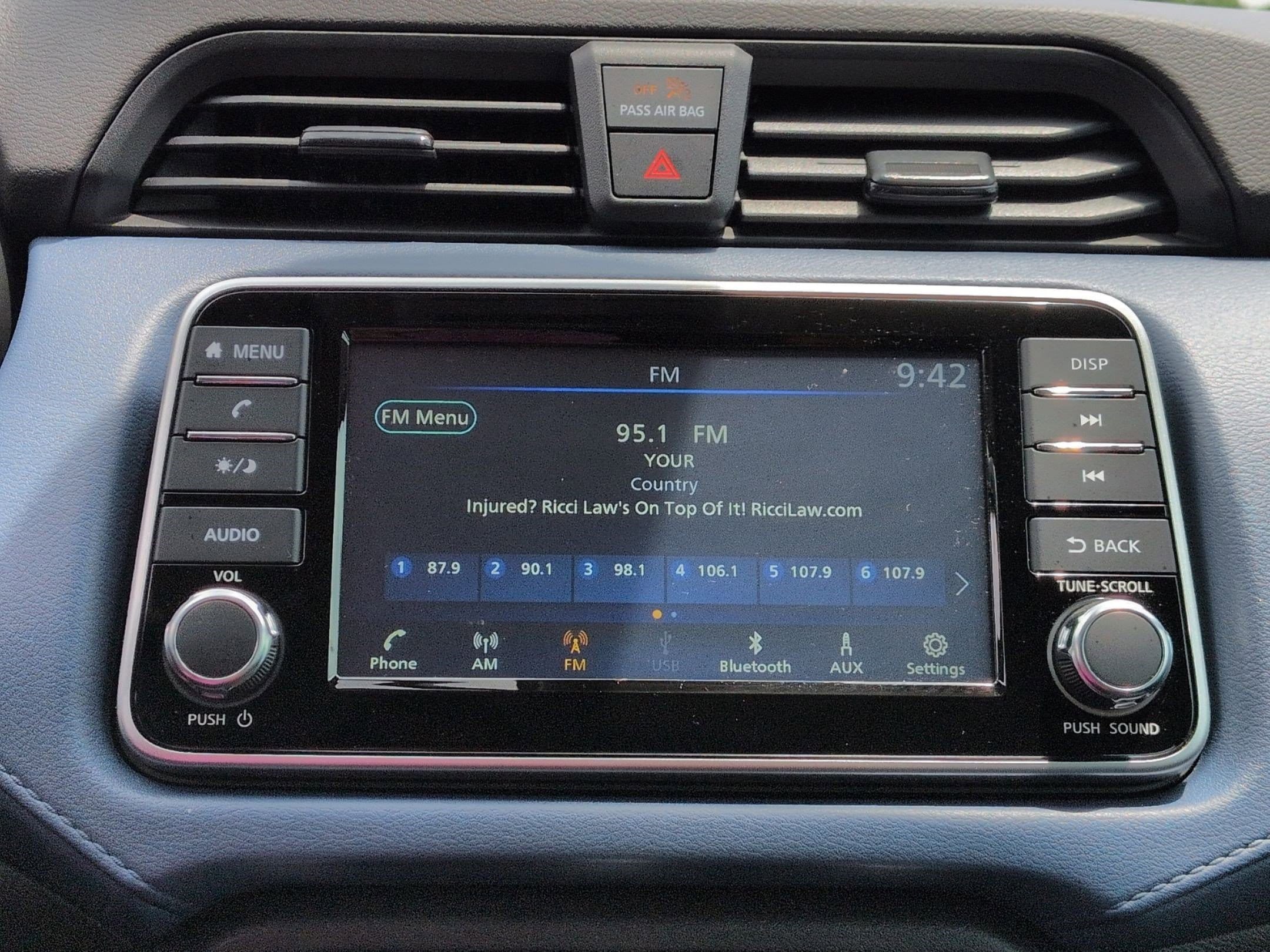 Used 2025 Nissan Versa SV w/ Trunk Package FWD image 23